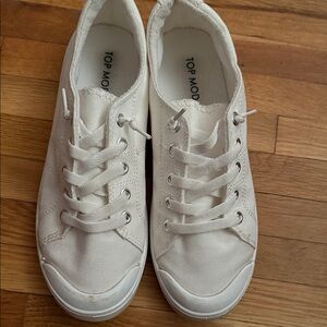 TOP Moda Classic White Lace-Up Sneakers